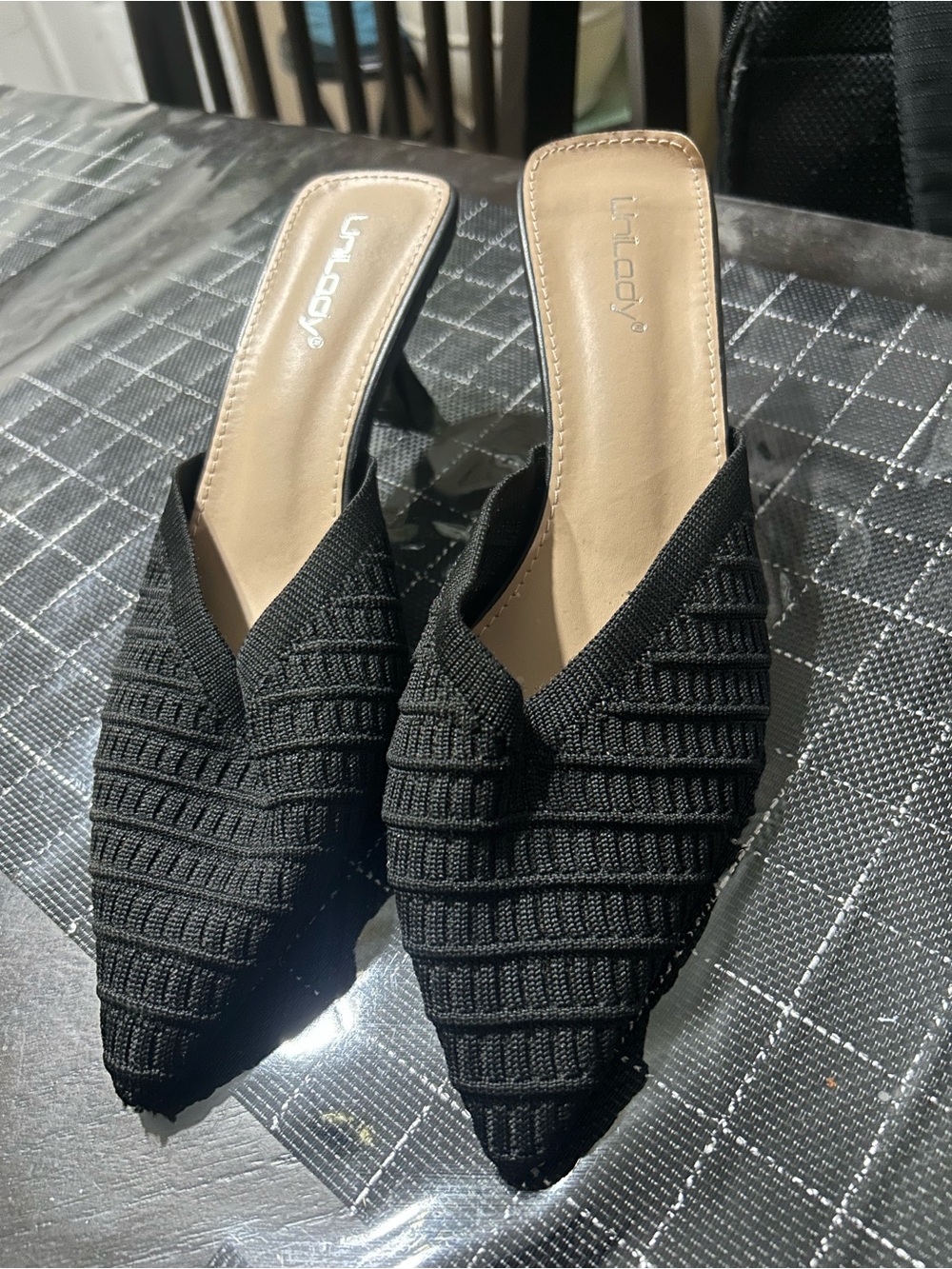 LA-LODY Black Knit Pointed Mule